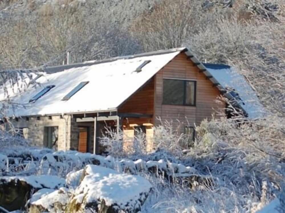 The Steading 6/48