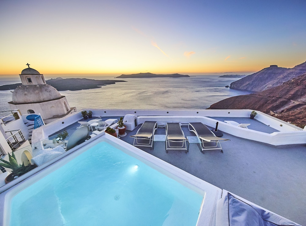 Trieris Villas And Suites 26/50