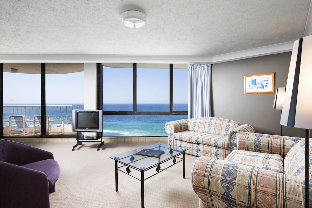 BreakFree Acapulco Surfers Paradise 30/63