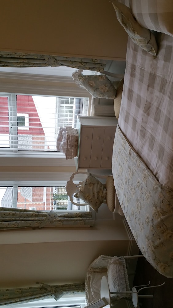 Kingswood Guest House 17/22