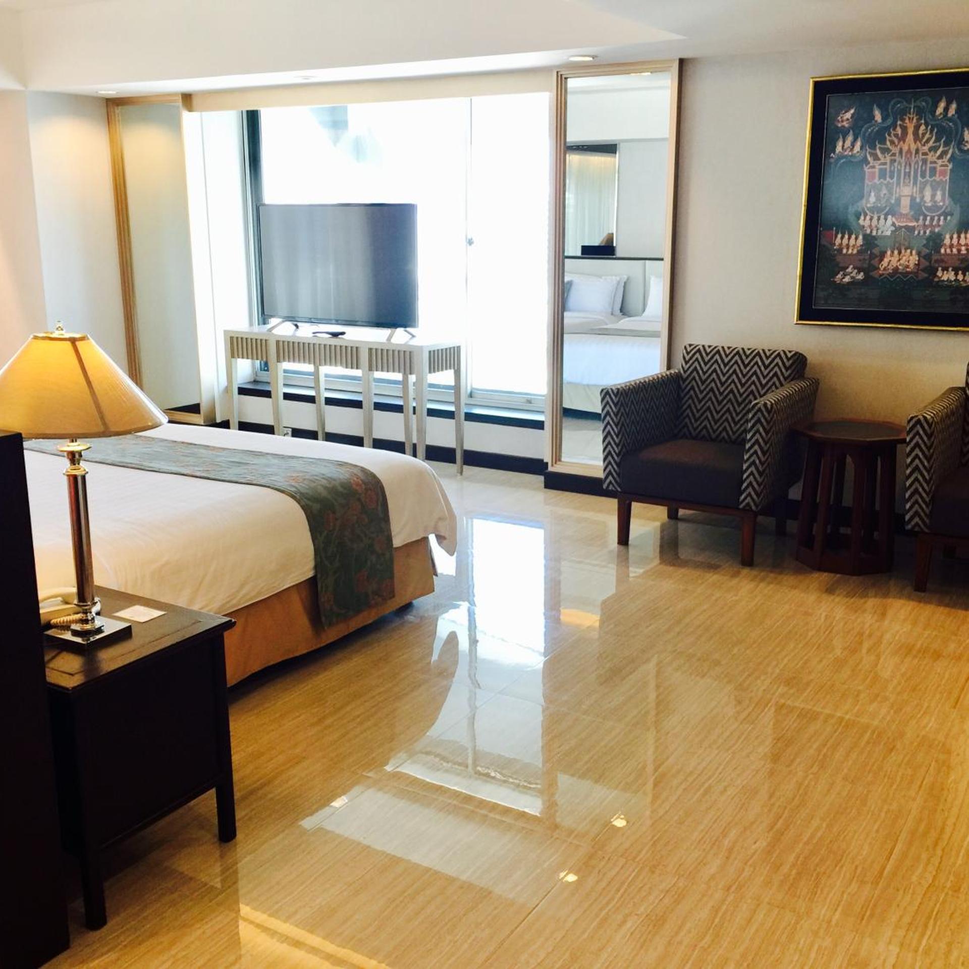 Residential, Suite, Indra Regent Hotel 7/8