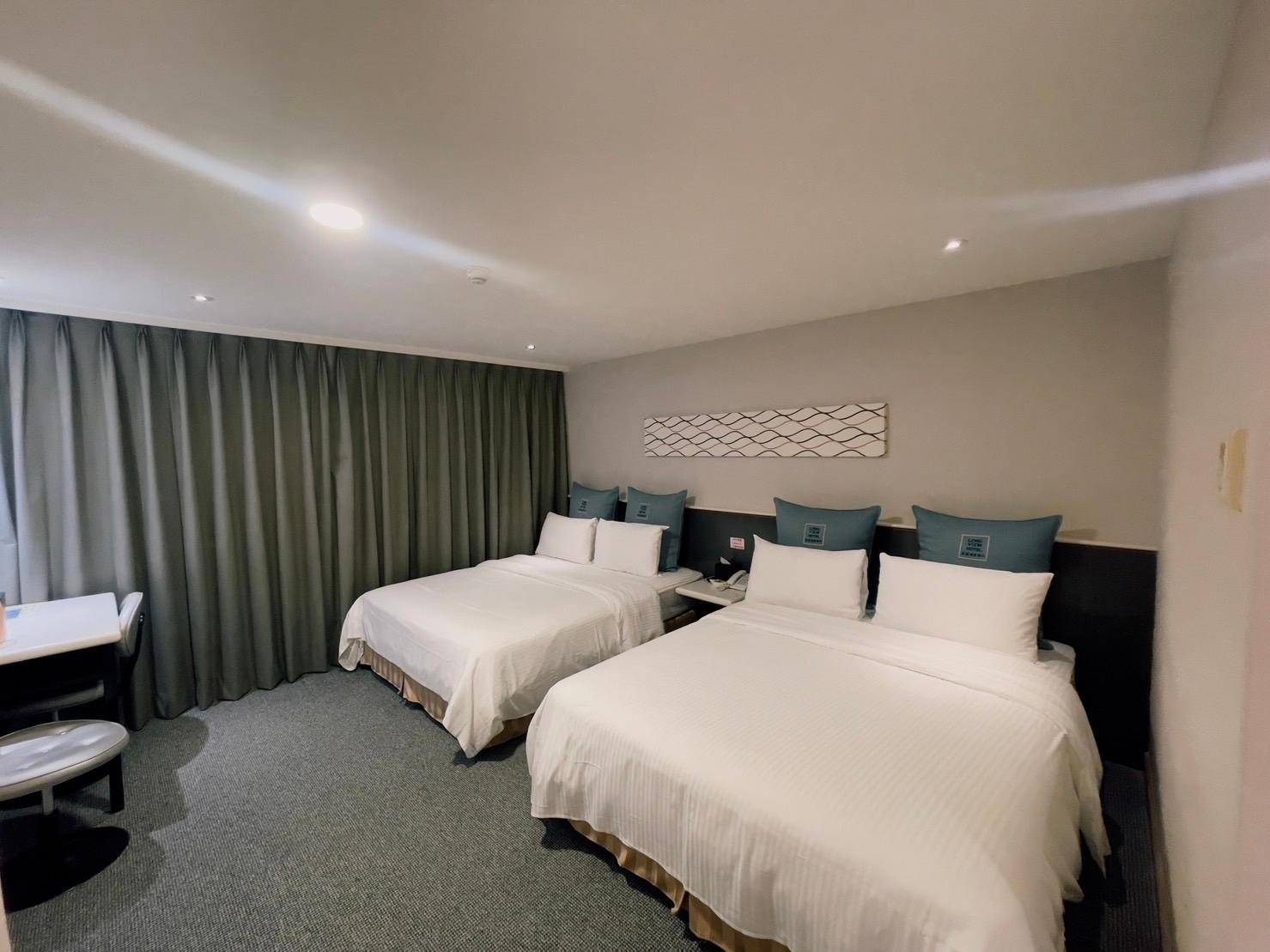 Long View Hotel 5/34