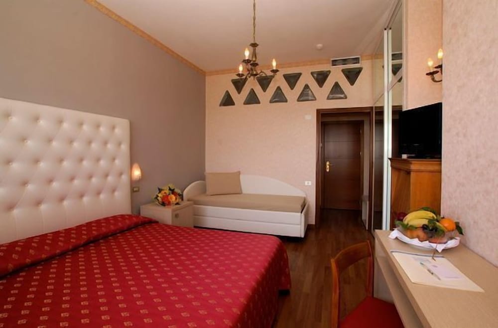 HOTEL BENINI 6/48