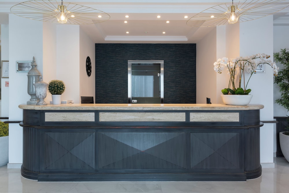 Plaza Regency Hotels 4/50