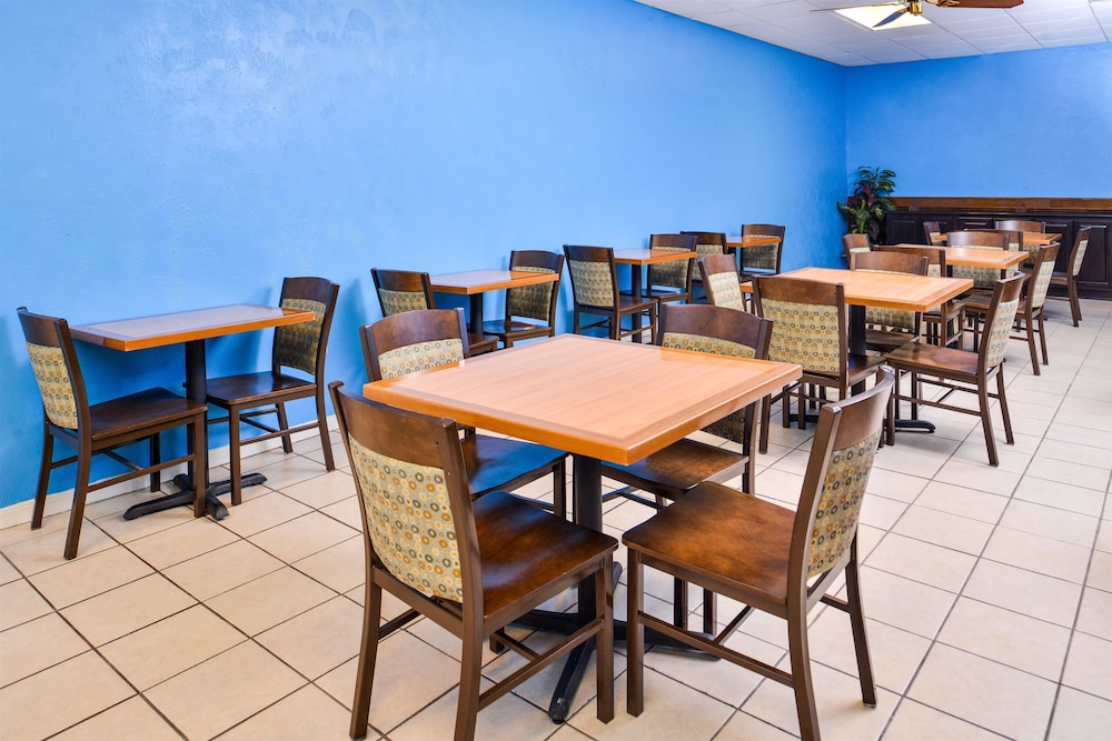 Americas Best Value Inn Clute Lake Jackson 18/24