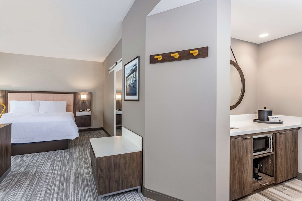 Hampton Inn & Suites Kittery-Portsmouth 8/45