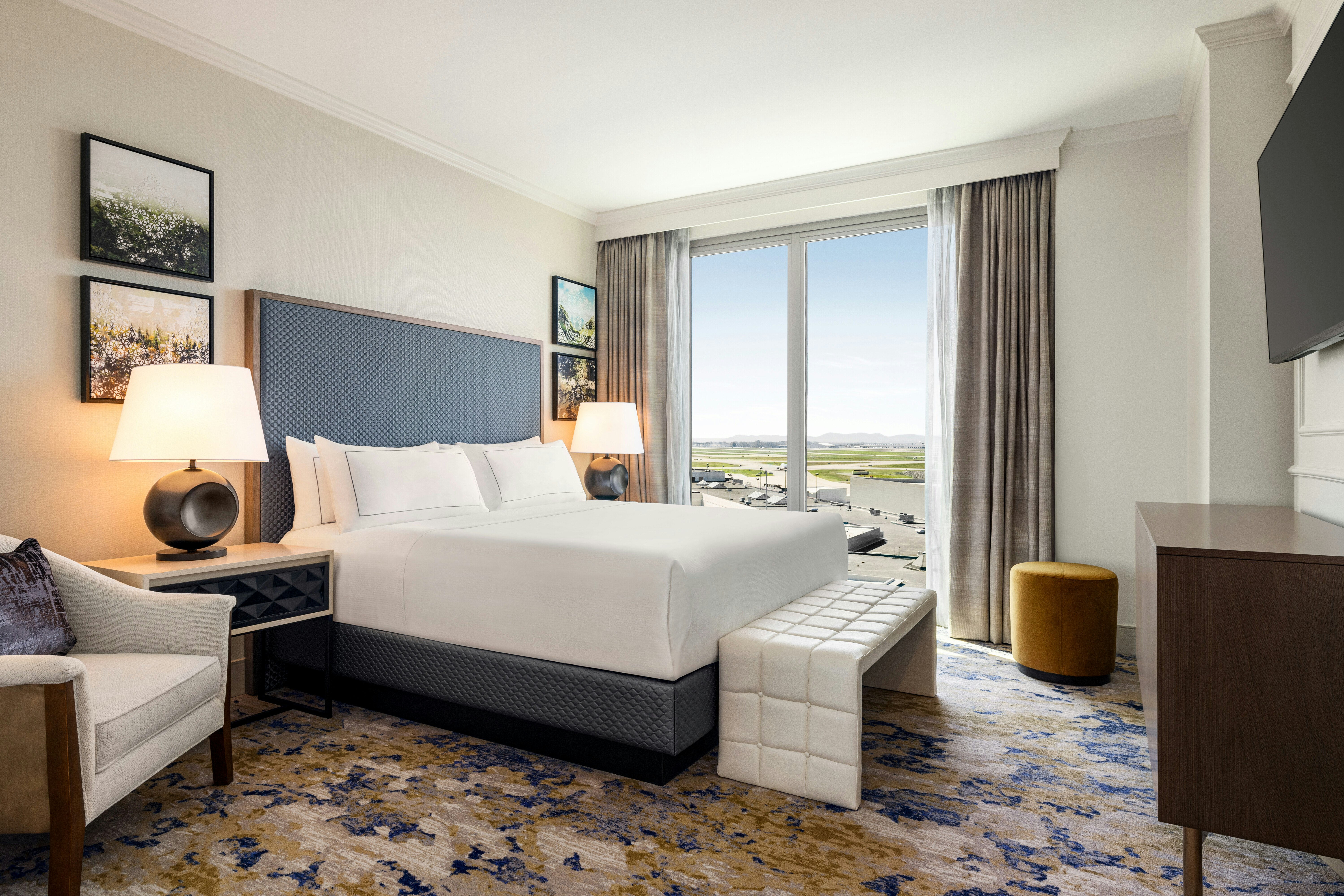 1 BEDROOM, SUITE, KING BED