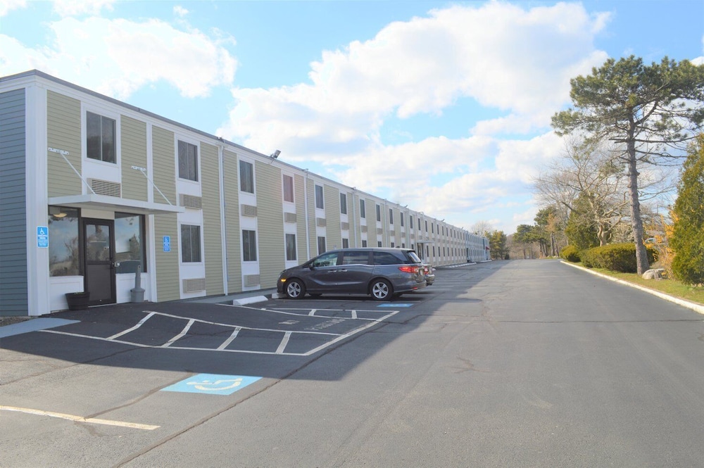 Falmouth Inn 57/65