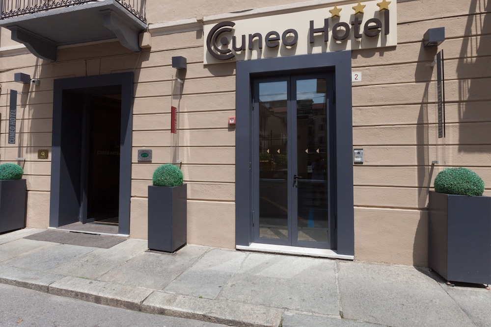 Cuneo Hotel 2/37