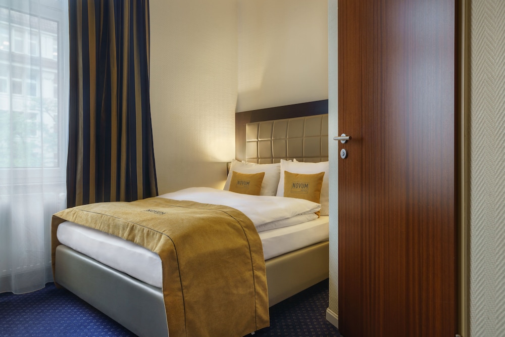 Hotel Continental Hamburg 16/33