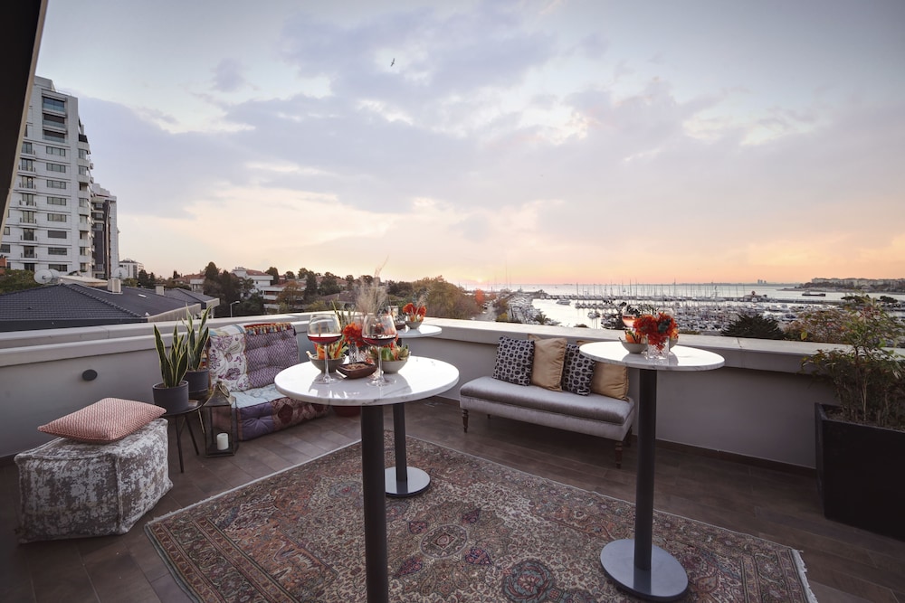 39 Kalamis Marina Hotel 32/50