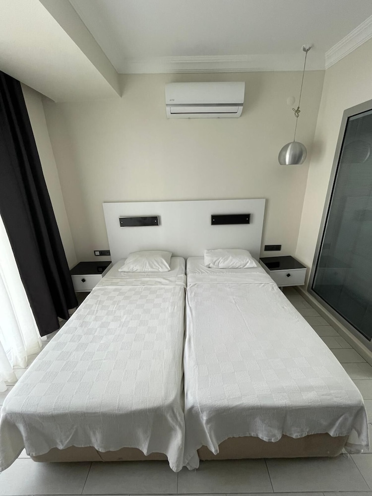 Cle Beach Boutique Hotel 7/50