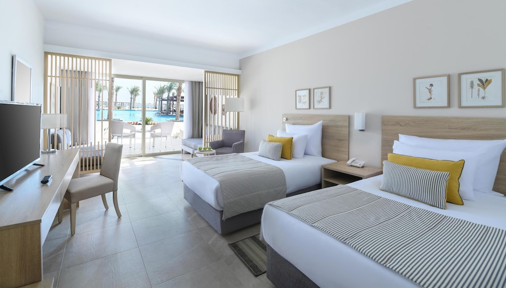 Deluxe, Family, Double or Twin Bed, Pool View, Sea View