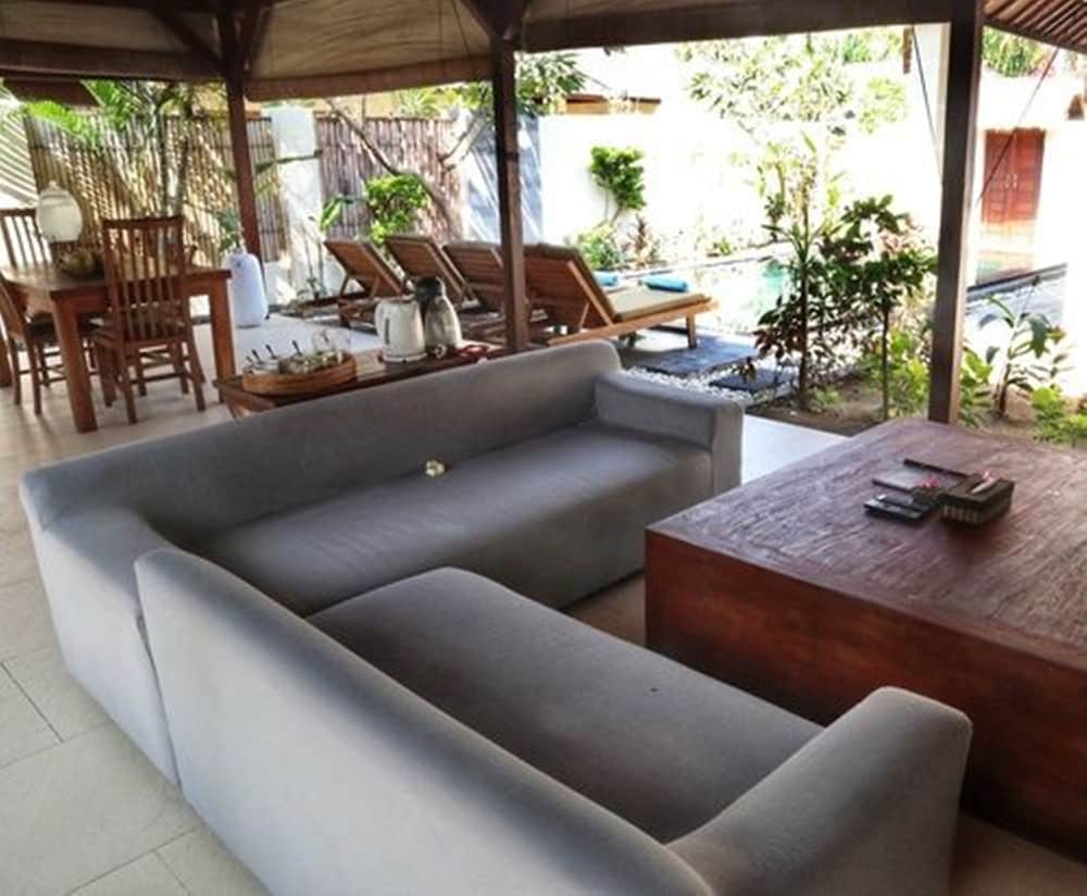 Kelapa Luxury Villas 63/80