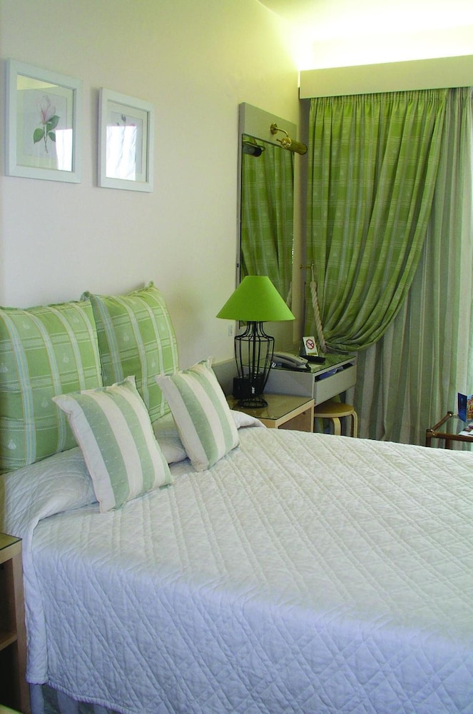 The Park Hotel Piraeus 4/28