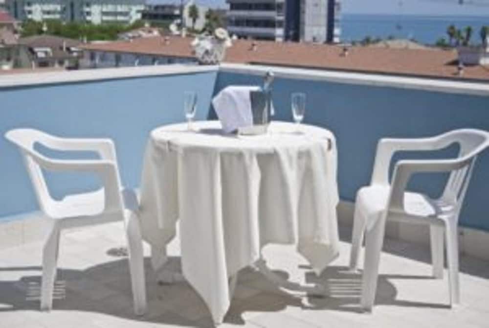 Hotel President 7/26
