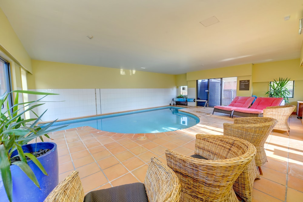 Comfort Inn Suites City Views 4/30