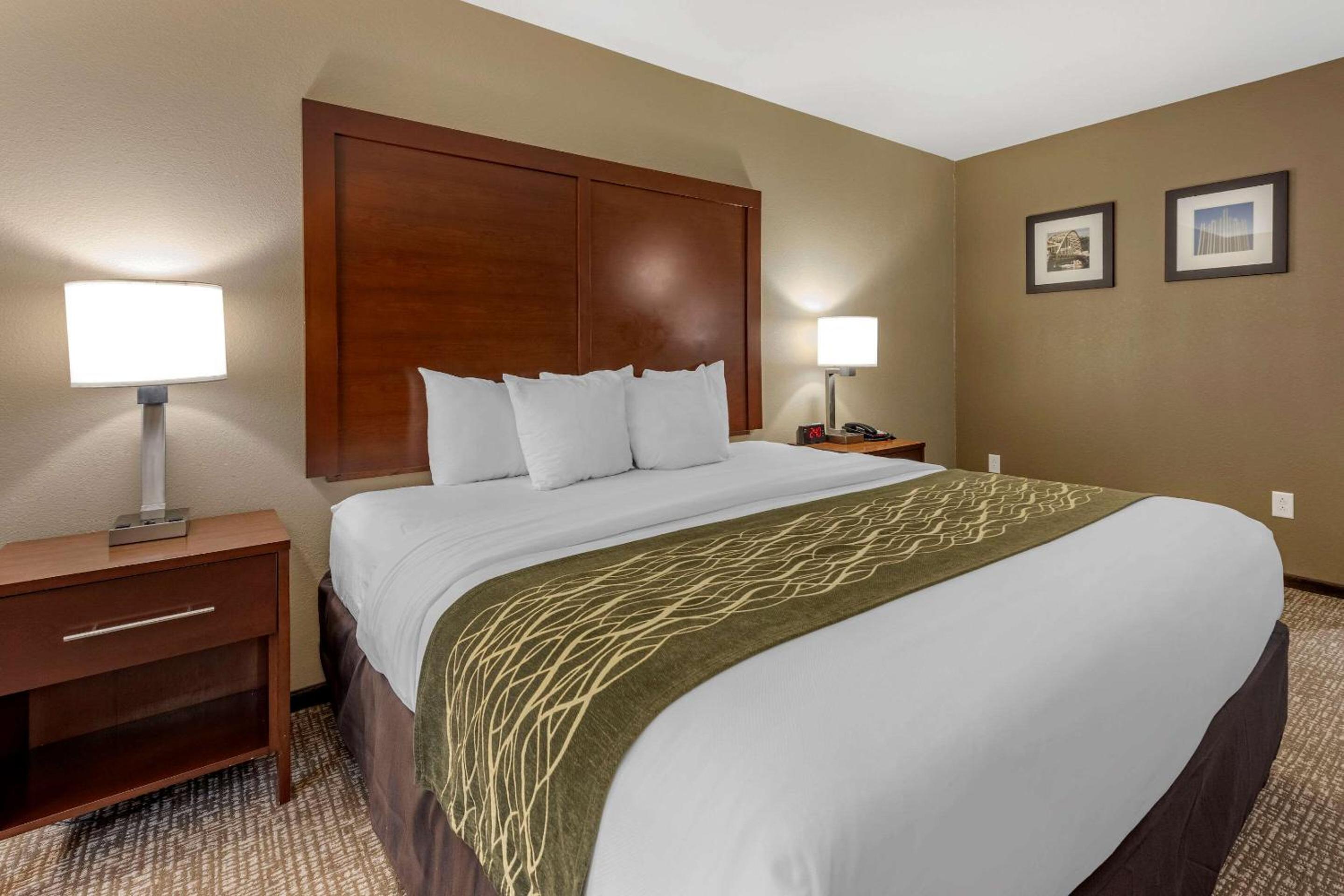 Comfort Inn & Suites 19/40