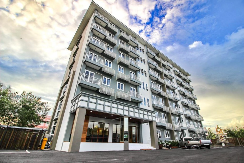 Tai-Shan Suites 7/51