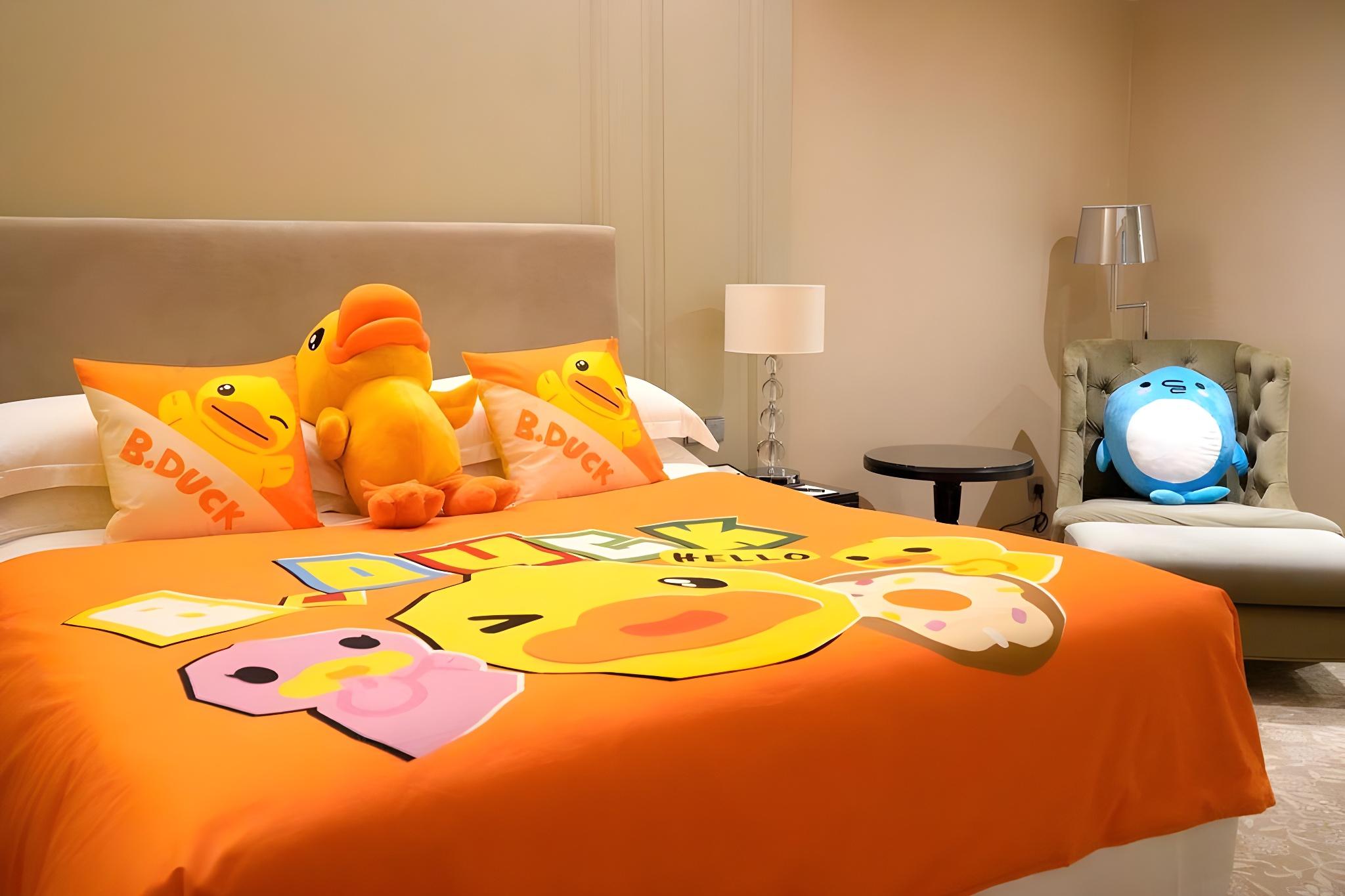 Theme, Family Suite