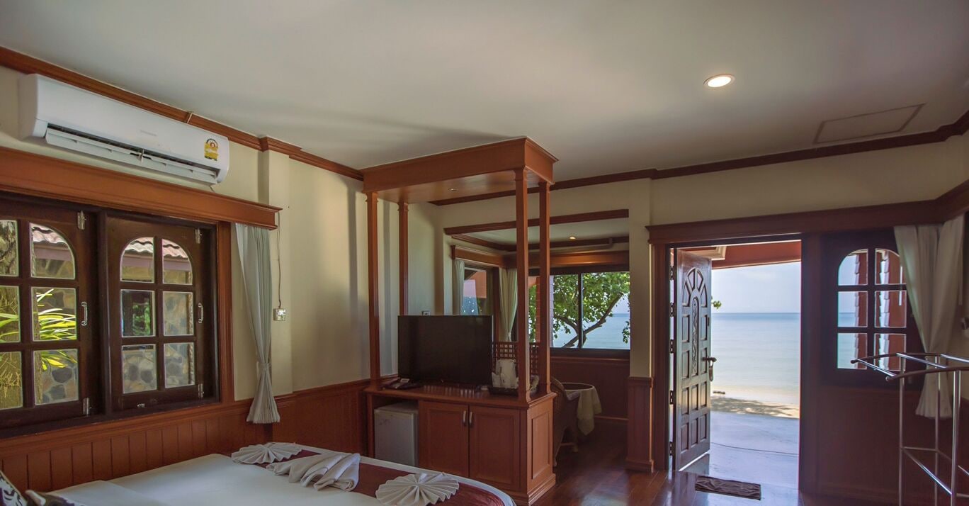 HONEYMOON, VILLA