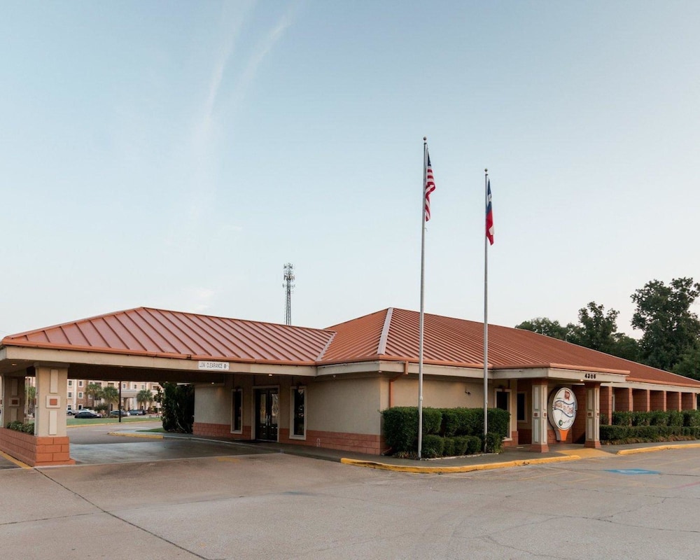 Quality Inn Suites Lufkin 28/34