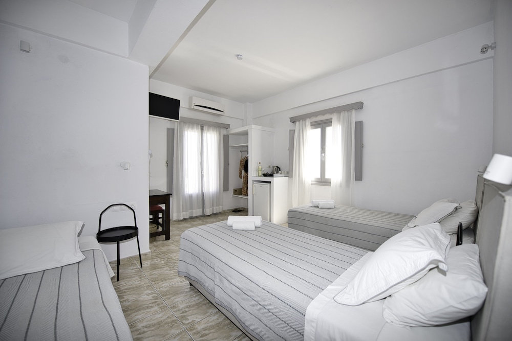 ROOM, TRIPLE