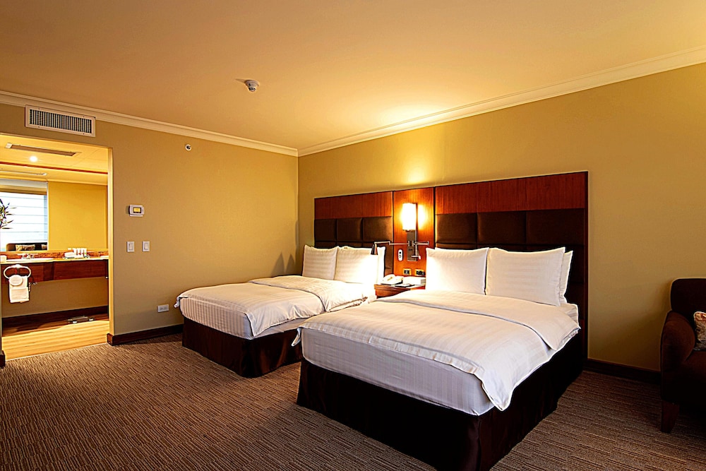 Swissotel Quito 11/76