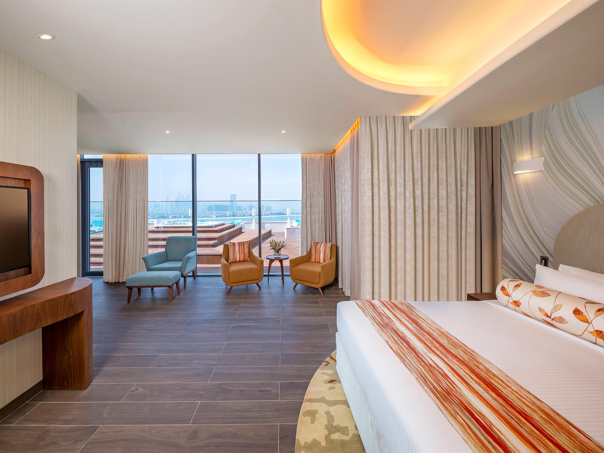 Roof Top, Penthouse Suite, King Bed, Palm Sea View, Terrace, Club Lounge Access