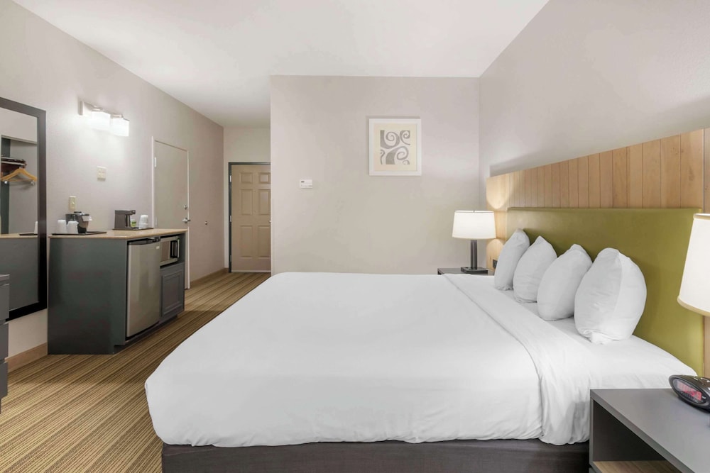 Country Inn & Suites by Radisson, Columbia, MO 13/40