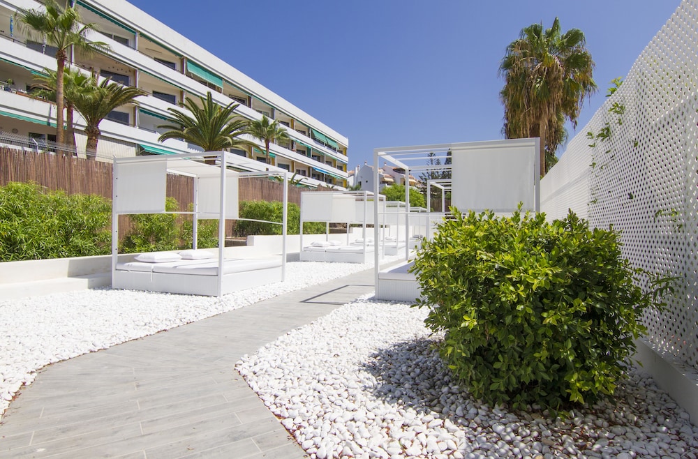 Checkin Bungalows Atlantida 56/63