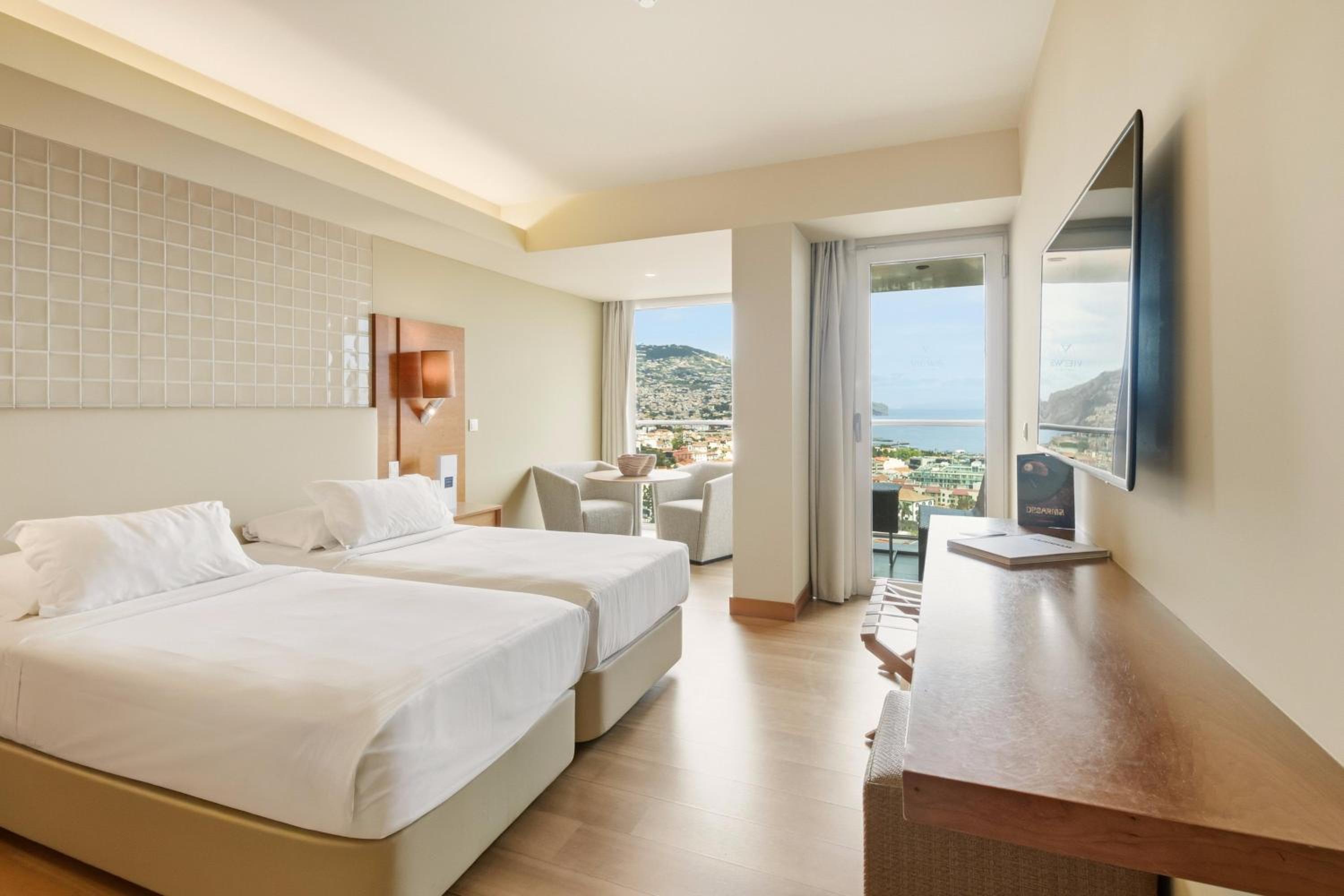 Classic, Twin Beds, Sea View