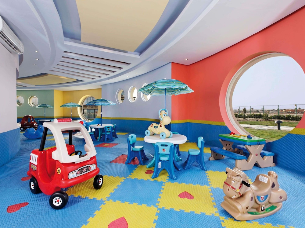 Movenpick Waterpark Resort and Spa Soma Bay 75/83