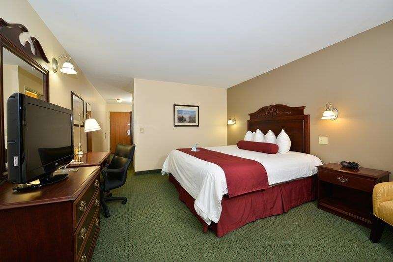 Best Western The Hotel Chequamegon 8/22