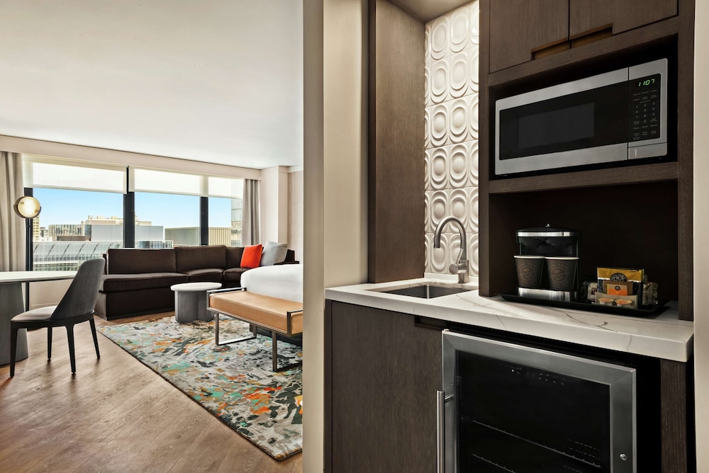 DoubleTree by Hilton Hotel Chicago Magnificent Mile 58/79