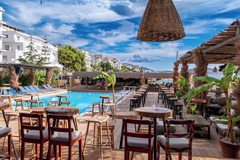 GRAND HOTEL SARANDA 33/50