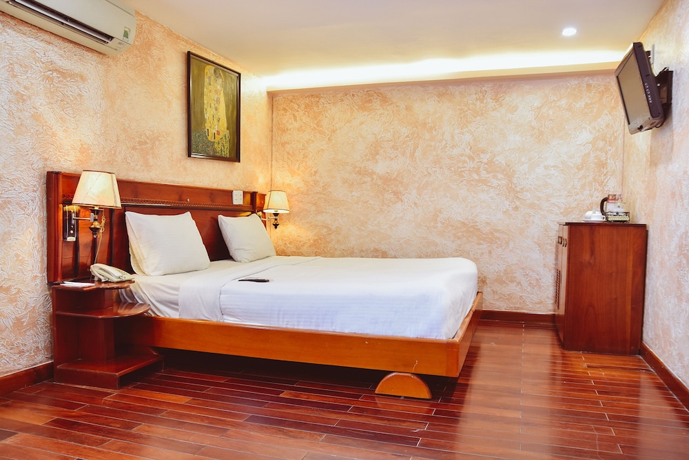 Duc Vuong Hotel 35/86