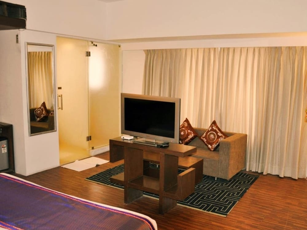 Hotel Clarks Collection Bhavnagar 46/50