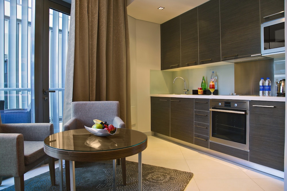 Majestic Arjaan By Rotana 6/57