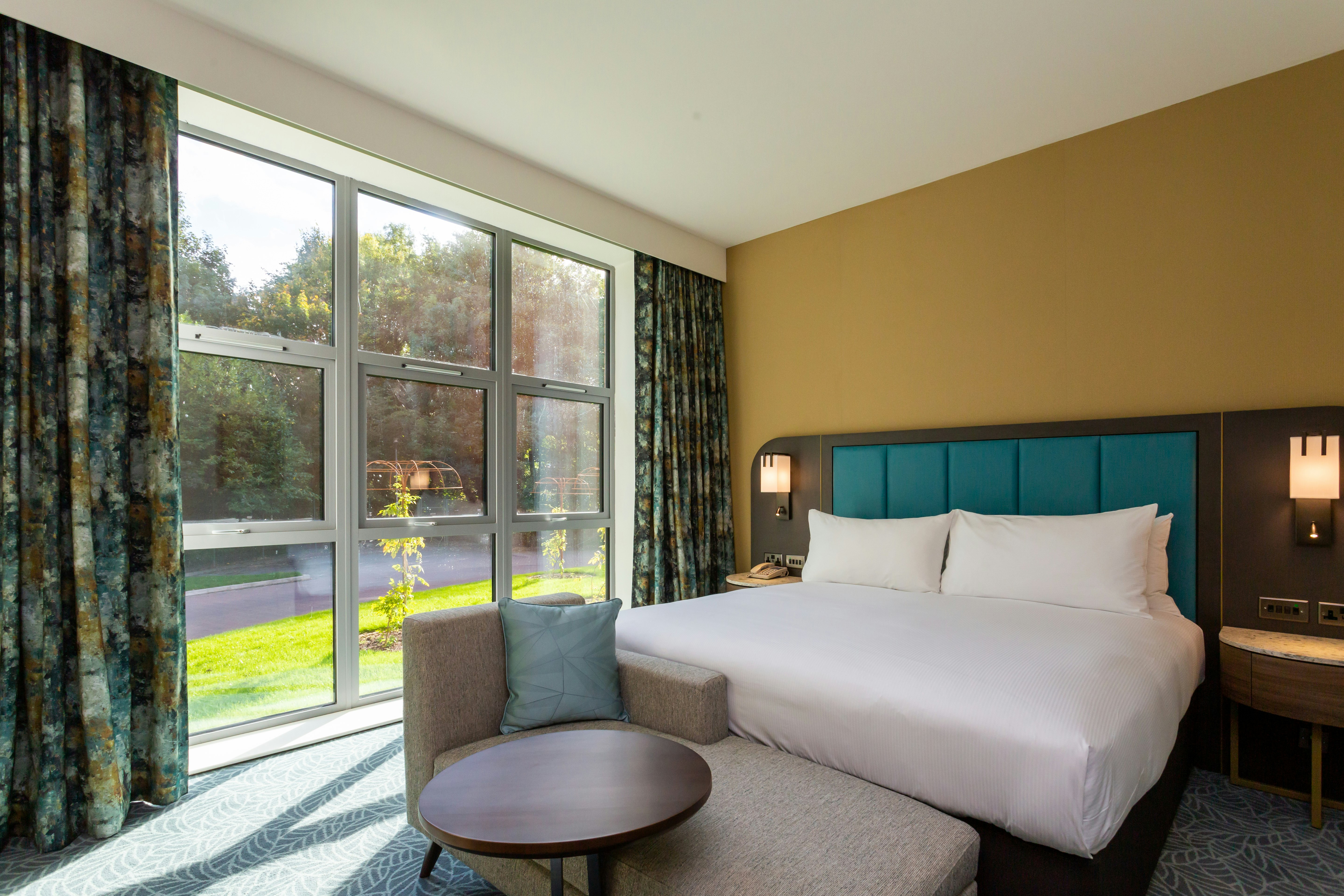SUPERIOR, KING BED