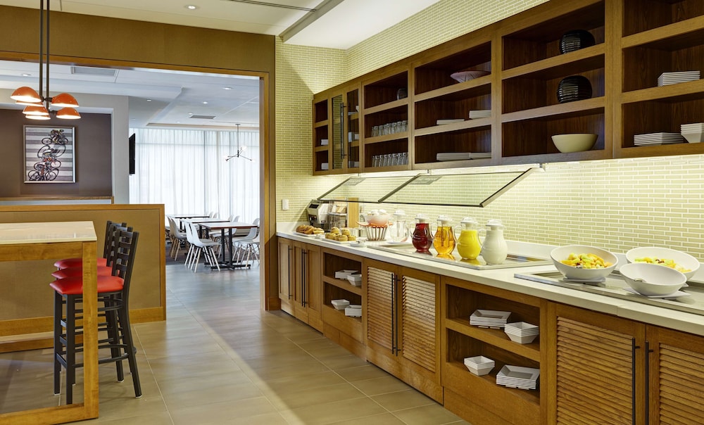 Hyatt Place Bloomington 41/64