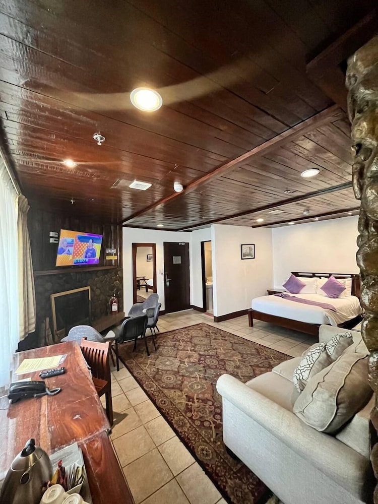Safari Lodge Baguio By Log Cabin Hotel 55/76