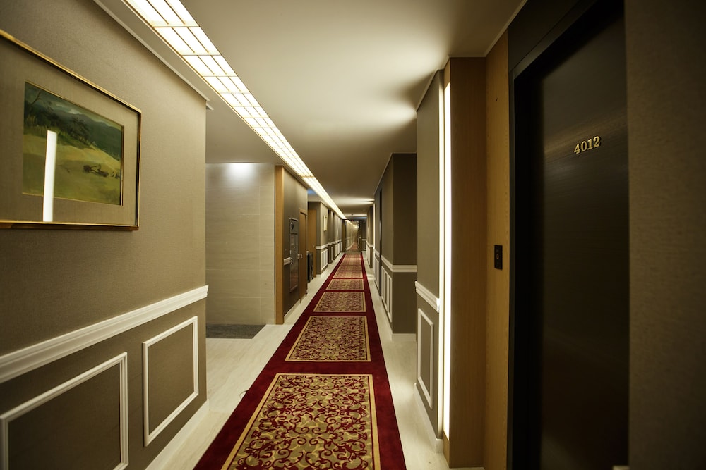 Ariana Hotel 35/51