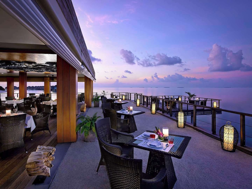 Dusit Thani Maldives 54/66