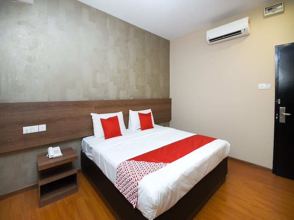 OYO 977 Hong Kong Suites 10/17