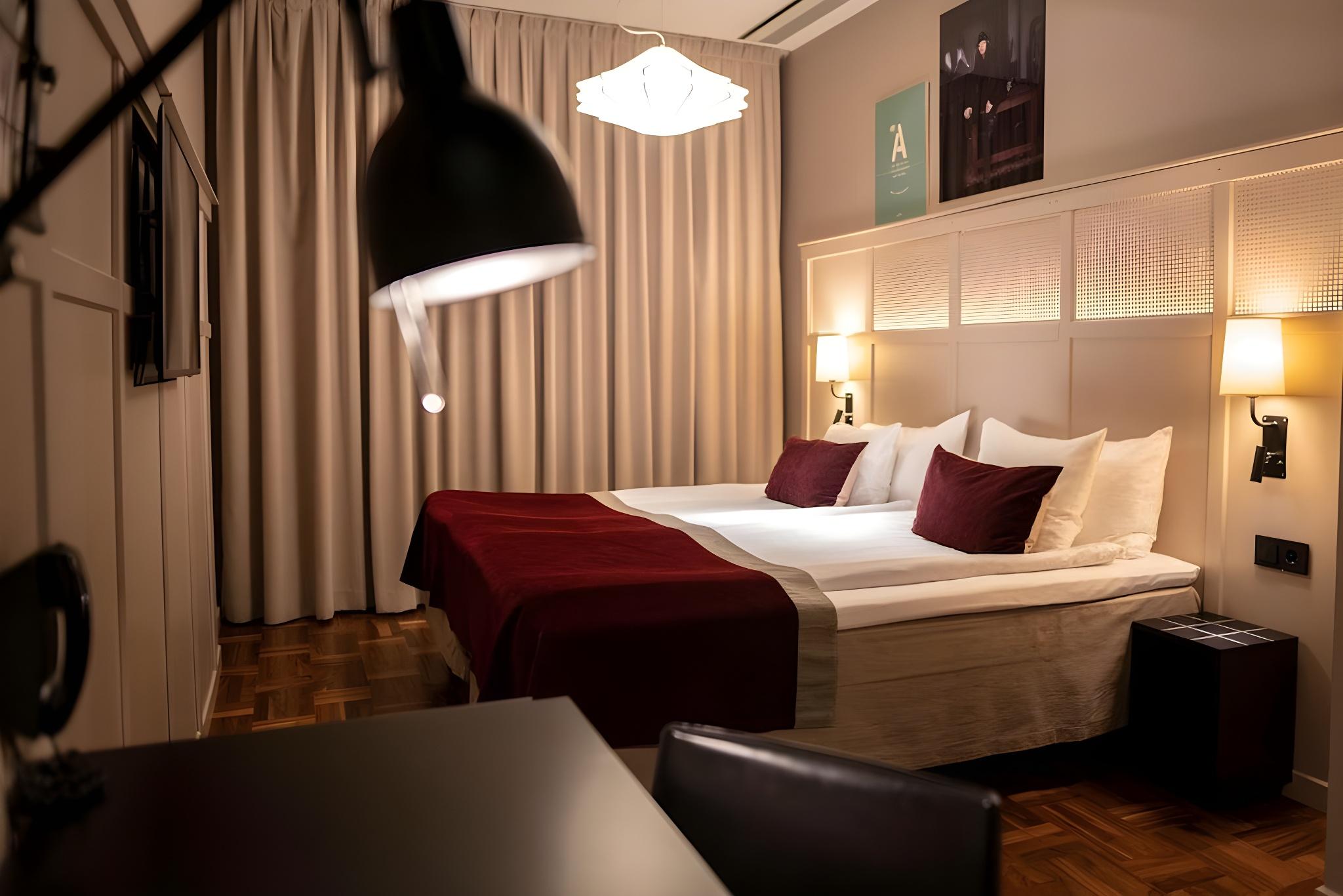 Cozy, Double Bed, No Window