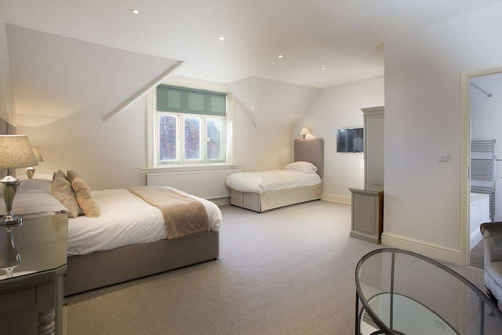 Bell Hotel 17/50