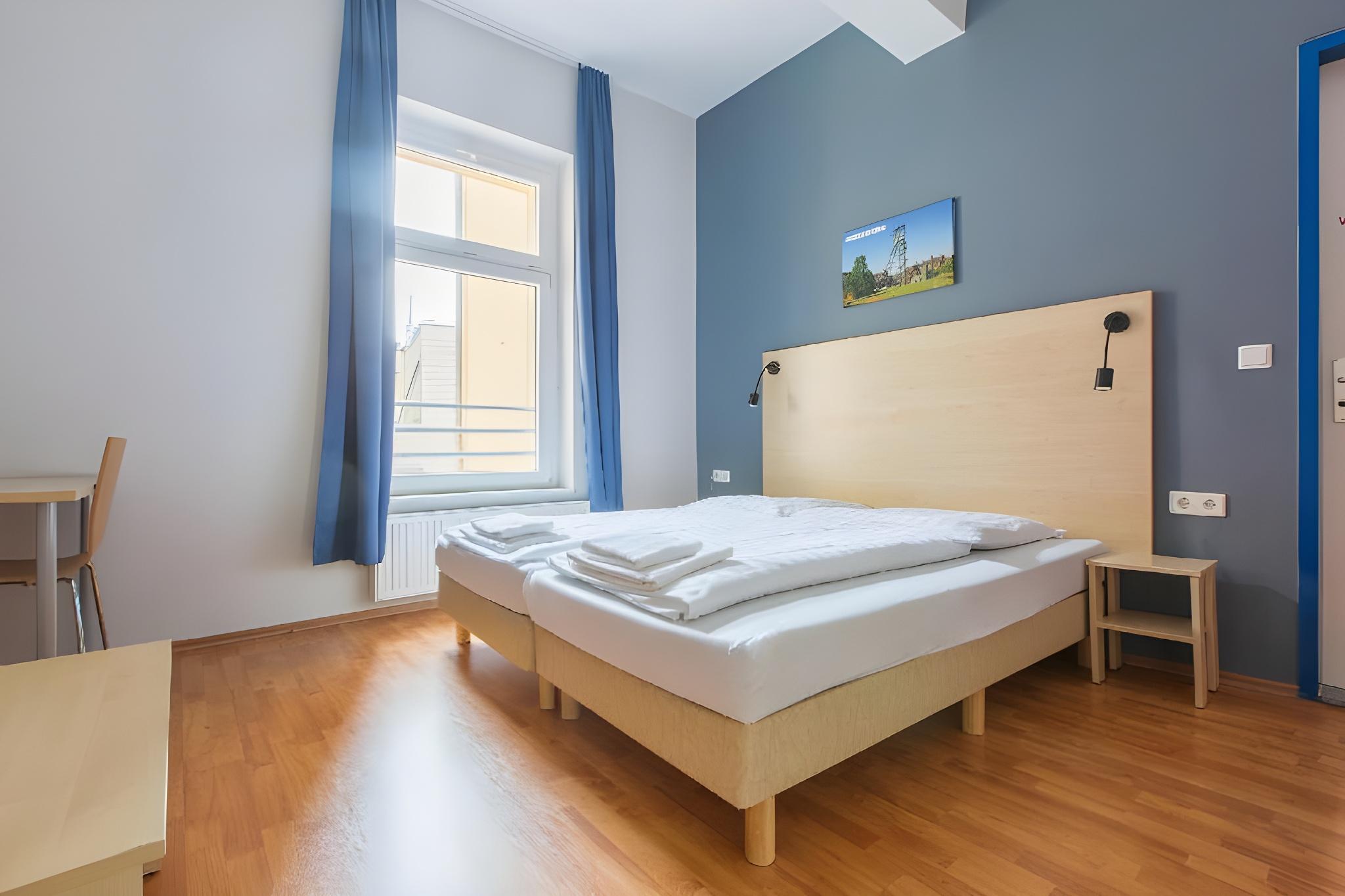 MIXED DORM, 4 BEDS