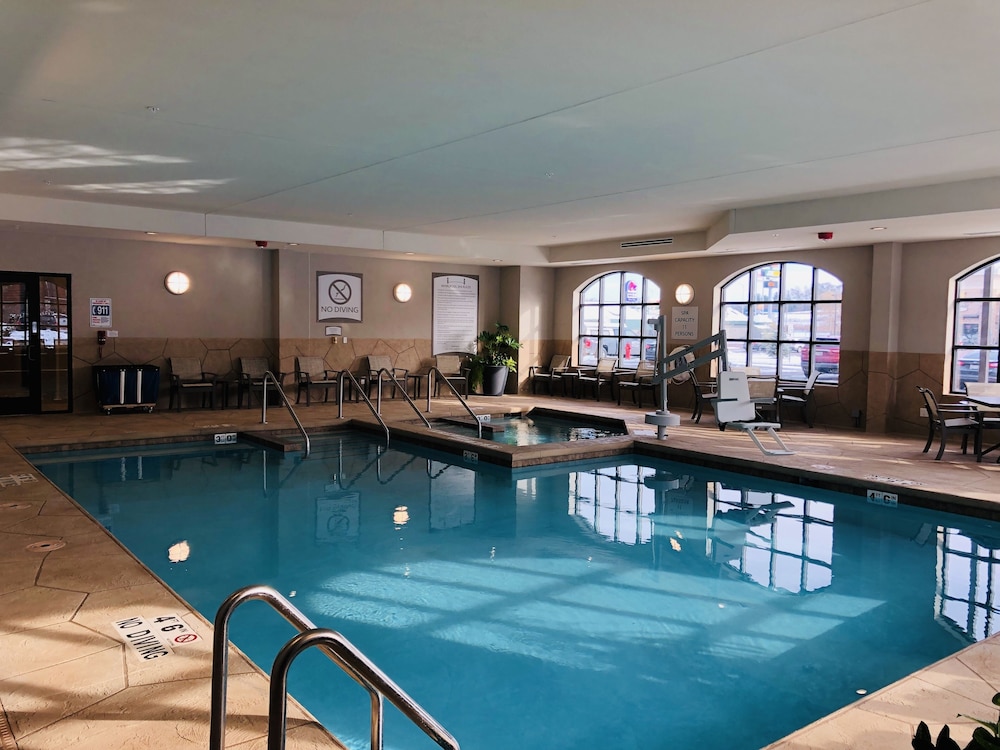 Staybridge Suites Wisconsin Dells - Lake Delton 3/58