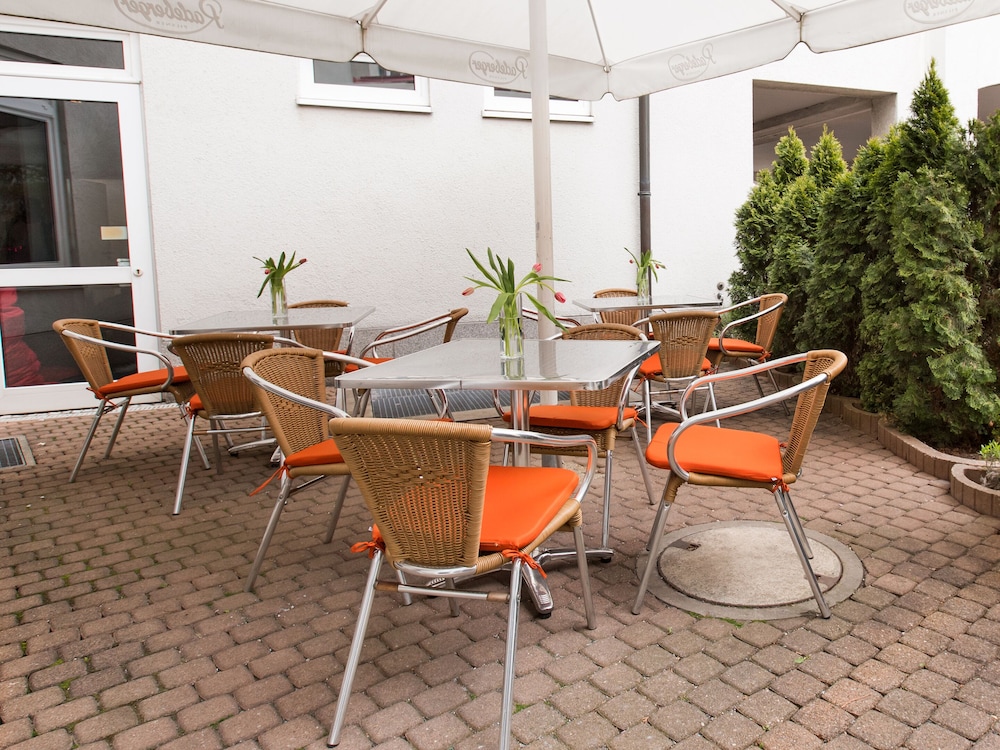 Dormero Hotel Dresden Airport Formerly Airport Hotel Dresden 50/52